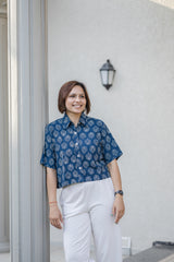 Blue printed crop shirt