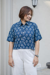 Blue printed crop shirt